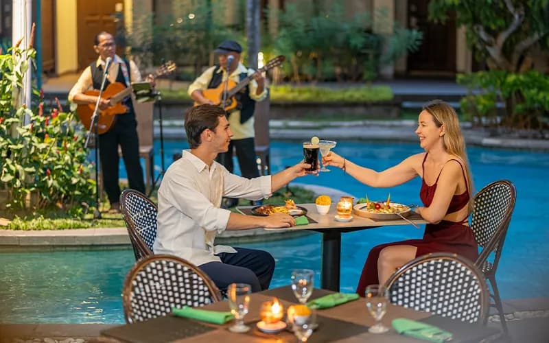 cafe-komodo-by-the-pool-prime-plaza-hotel-sanur.webp