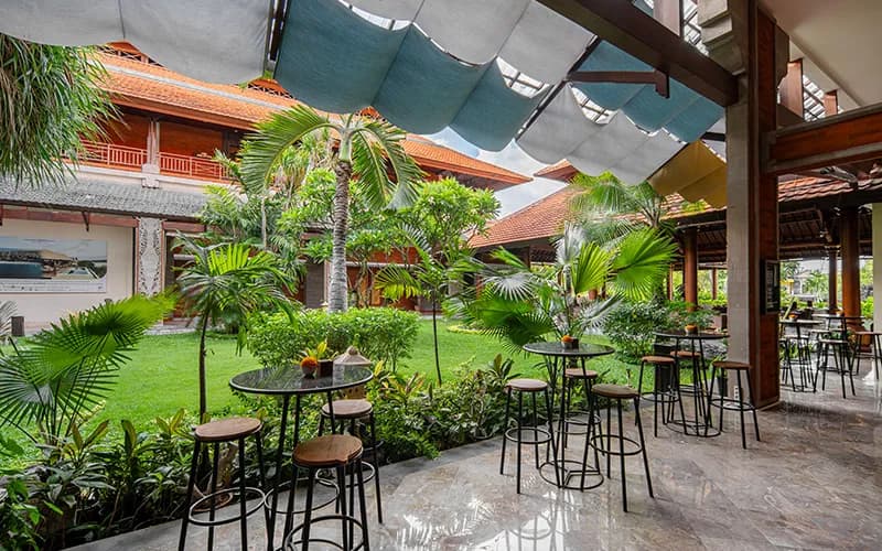 outdoor area lobby bar prime plaza hotel sanur.webp