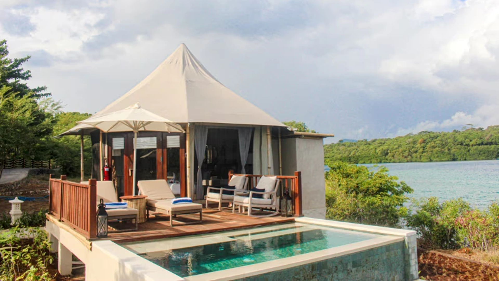 Cliff Tent Pool Villa
