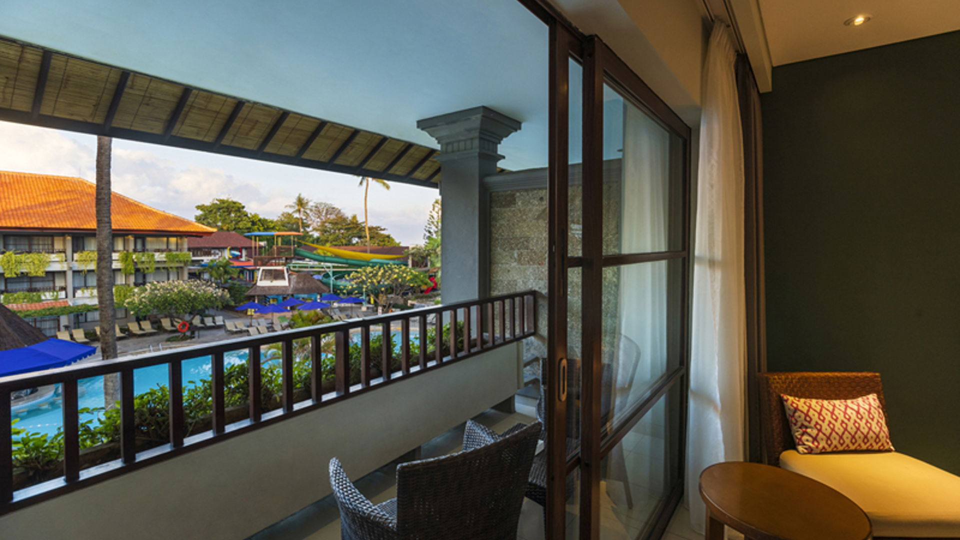 Deluxe Pool View